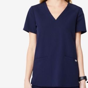 FIGS CASMA THREE POCKET SCRUB TOP